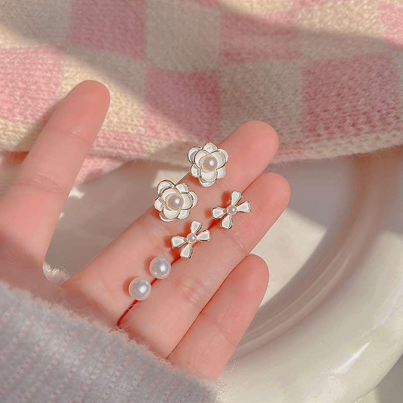 One week compact stud set with premium earrings