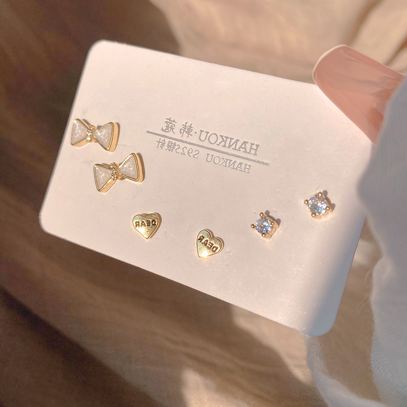 One week compact stud set with premium earrings