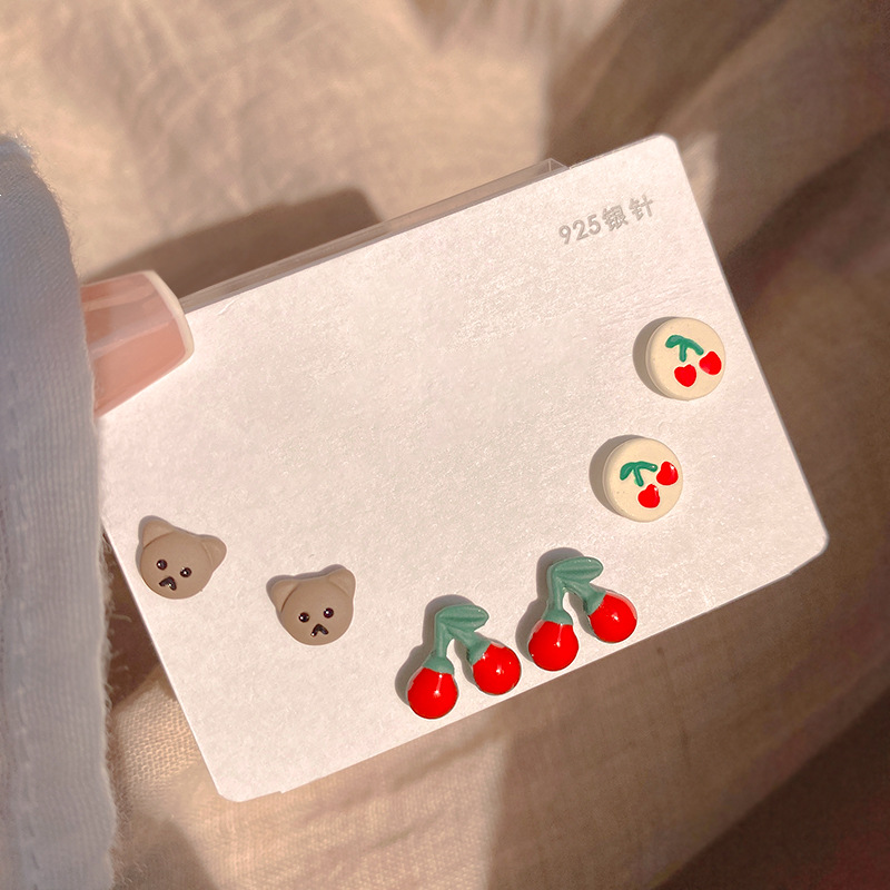 One week compact stud set with premium earrings