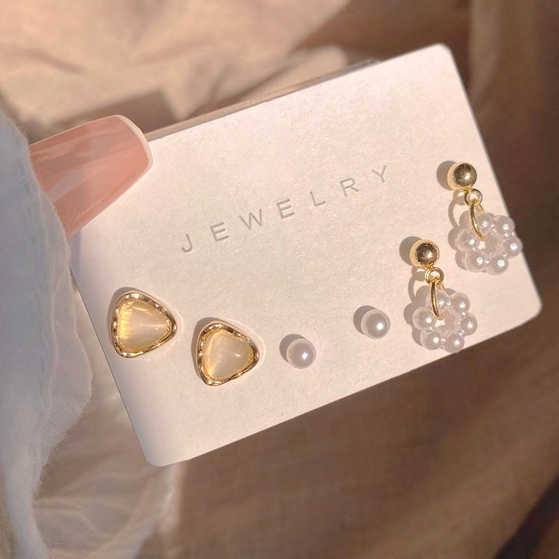 One week compact stud set with premium earrings