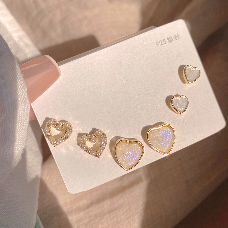 One week compact stud set with premium earrings