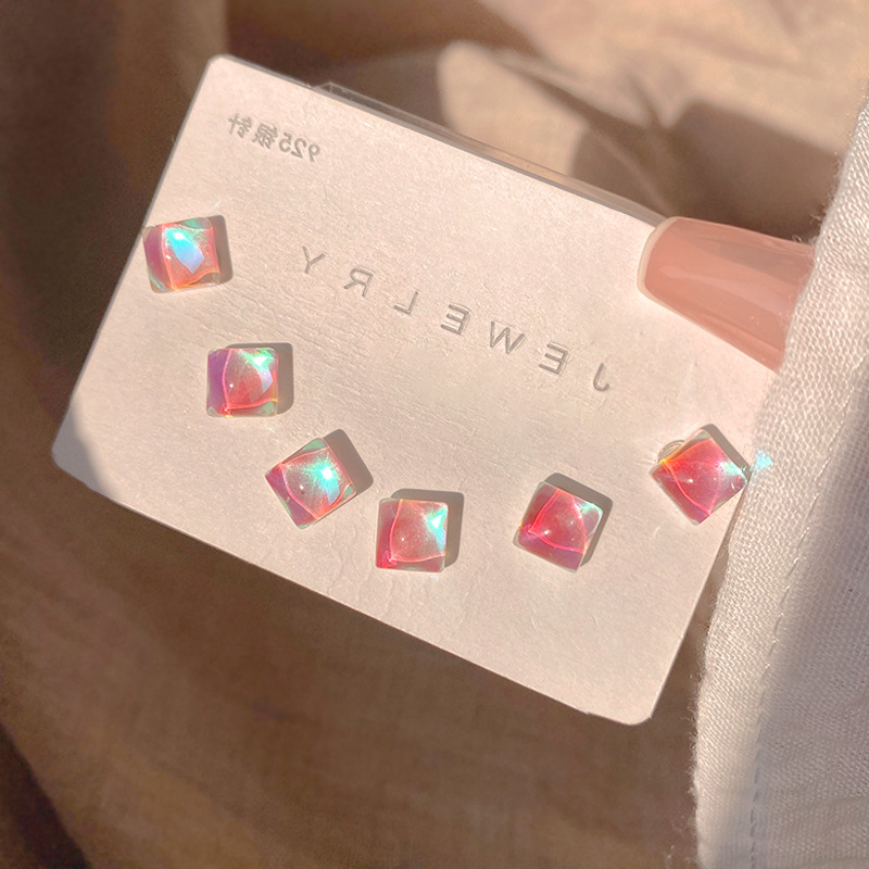 One week compact stud set with premium earrings