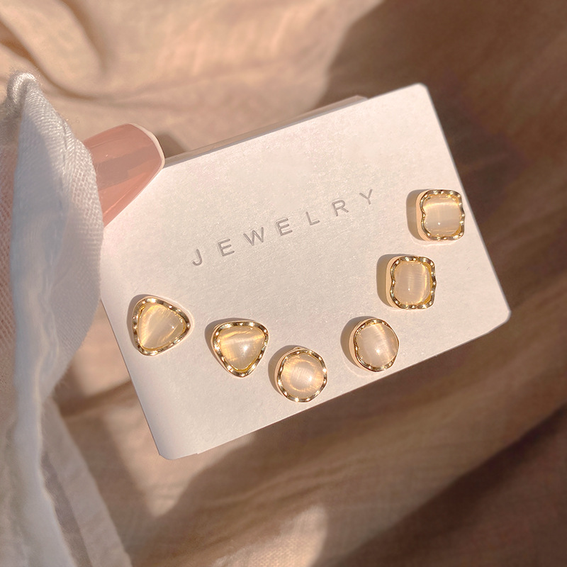 One week compact stud set with premium earrings