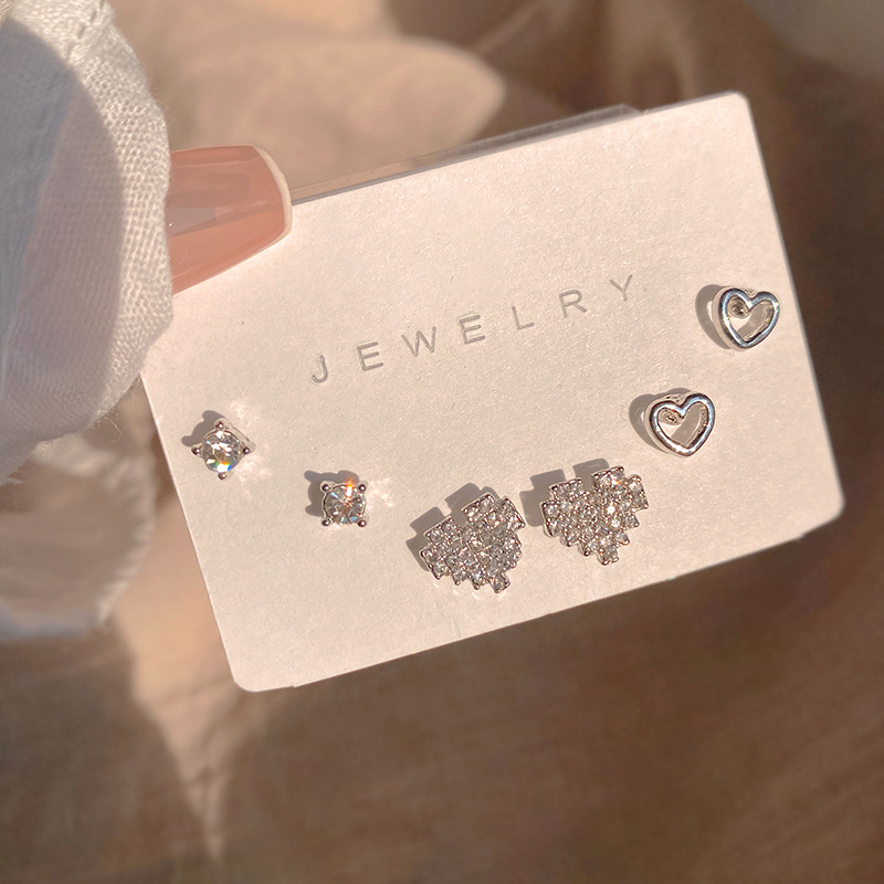 One week compact stud set with premium earrings