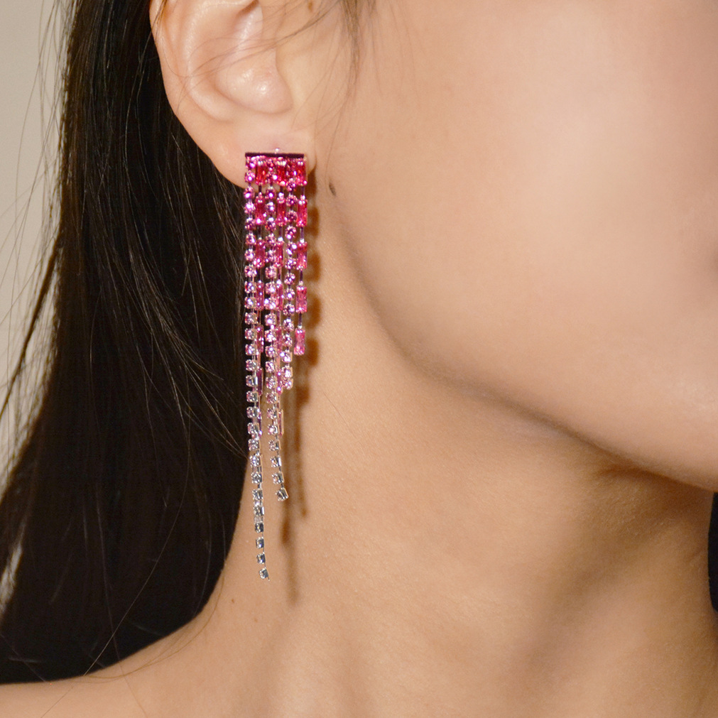 Ultra light luxe fringe chain full of diamond stud earrings