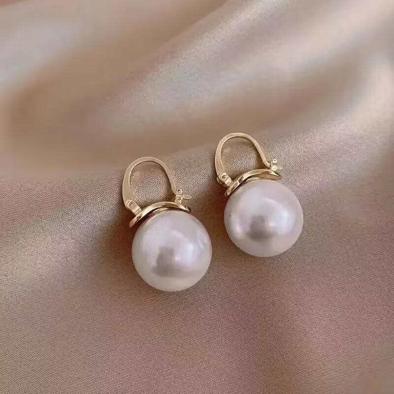 Vintage pearl earrings for women