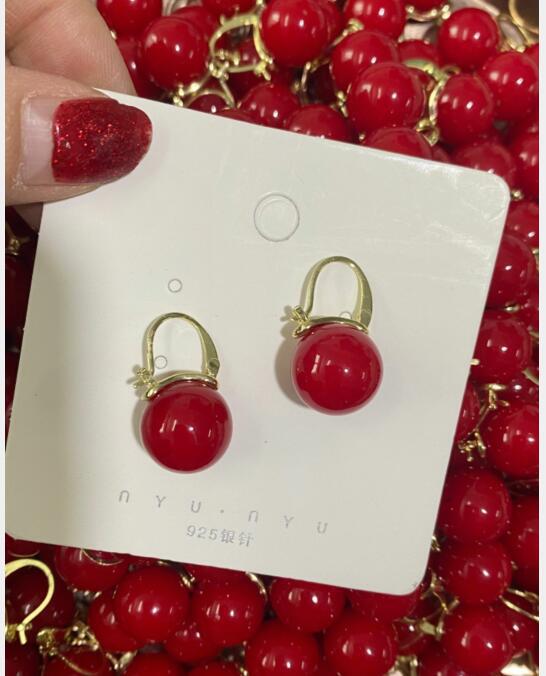 Vintage pearl earrings for women