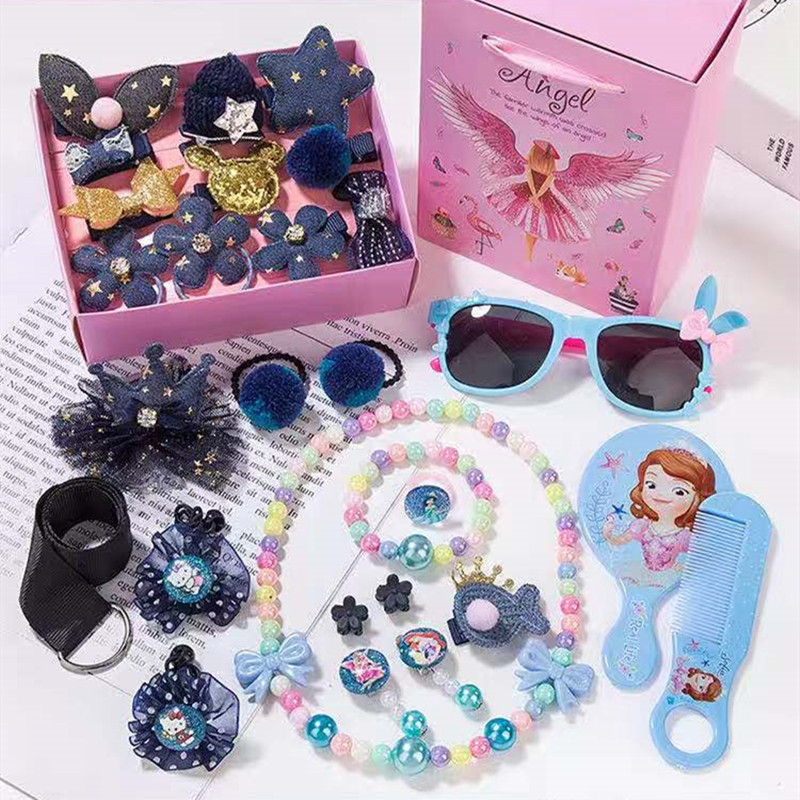 28 piece gift box with cute little princess tiara