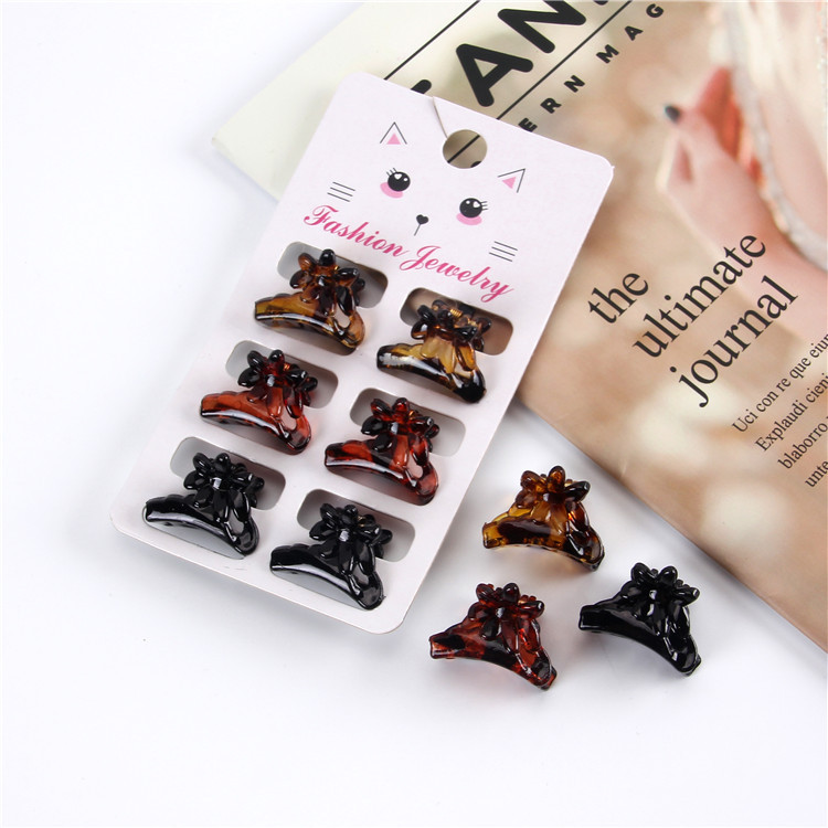 6 cardstock amber cute mini grab clips for children’s hair in pigtails