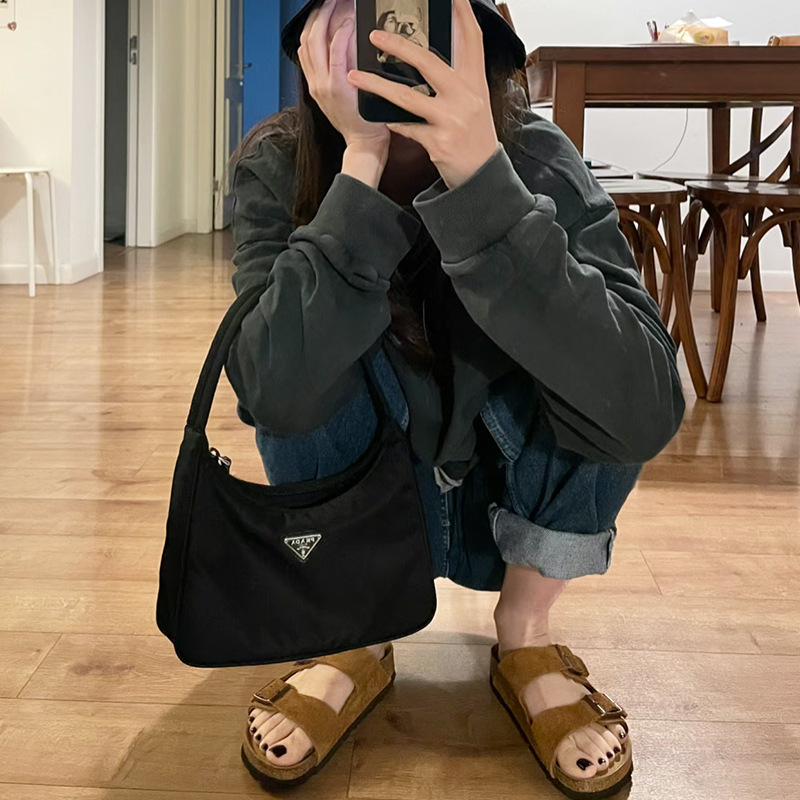 Autumn and winter fluffy slippers with velvet thick sole half drag