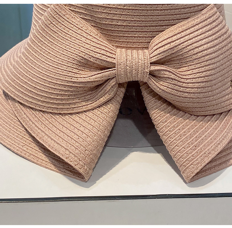 Beach hat with large brim and bow