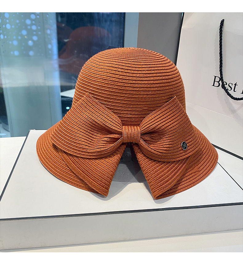 Beach hat with large brim and bow