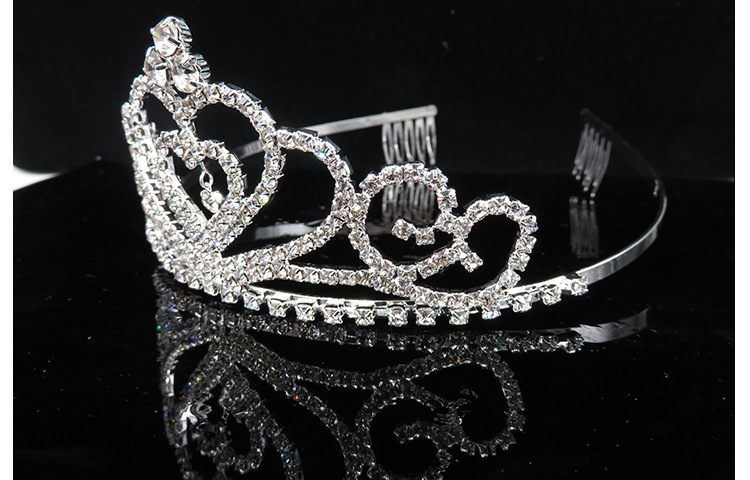Bridal tiara with diamond claw chain