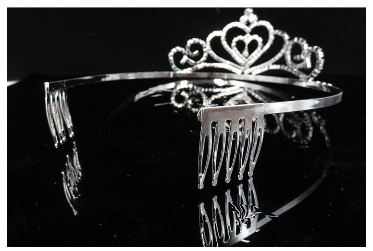 Bridal tiara with diamond claw chain