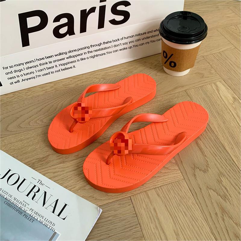 Fashion flip-flops for casual flip-flops