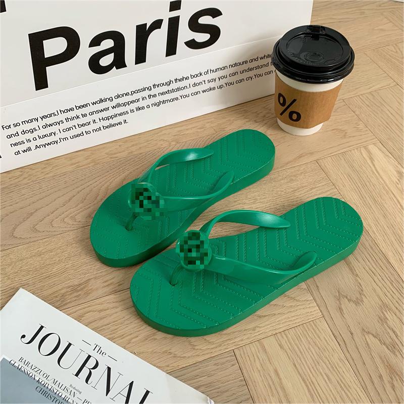 Fashion flip-flops for casual flip-flops