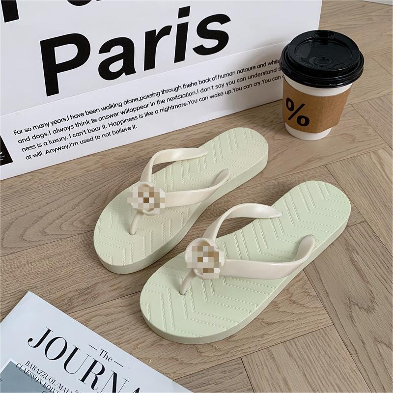 Fashion flip-flops for casual flip-flops