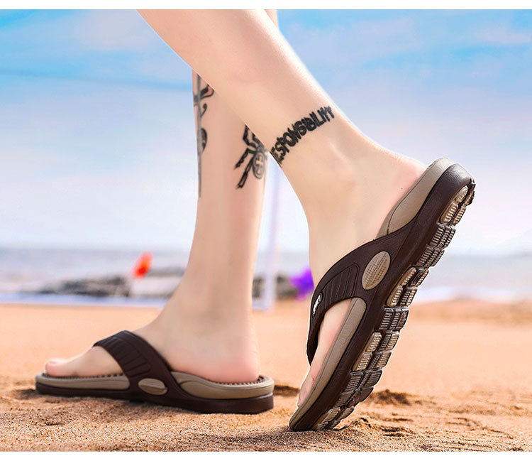 Flip-flops with breathable massage bottoms