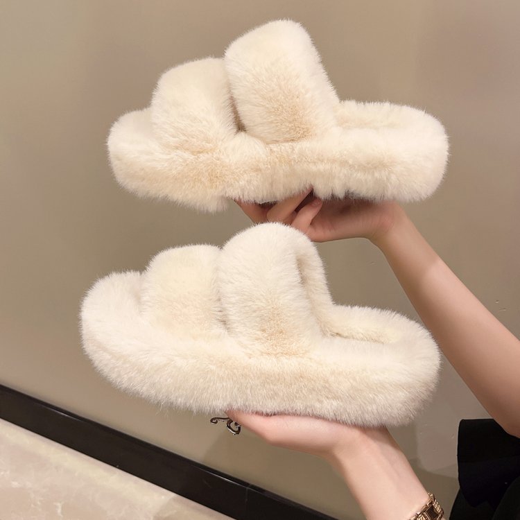 Fluffy slippers with thick soles