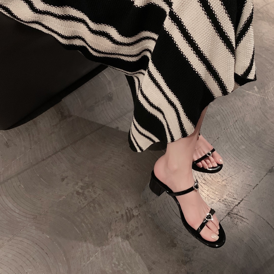 French love slippers with rhinestone buckle
