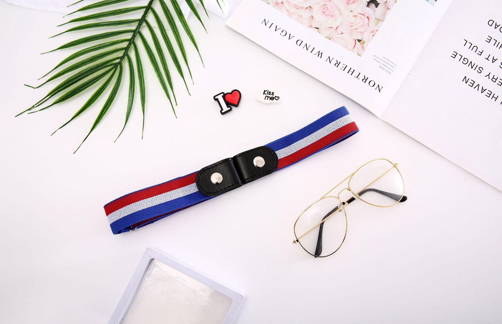 Lazy belt invisible seamless all-in-one perforation-free belt