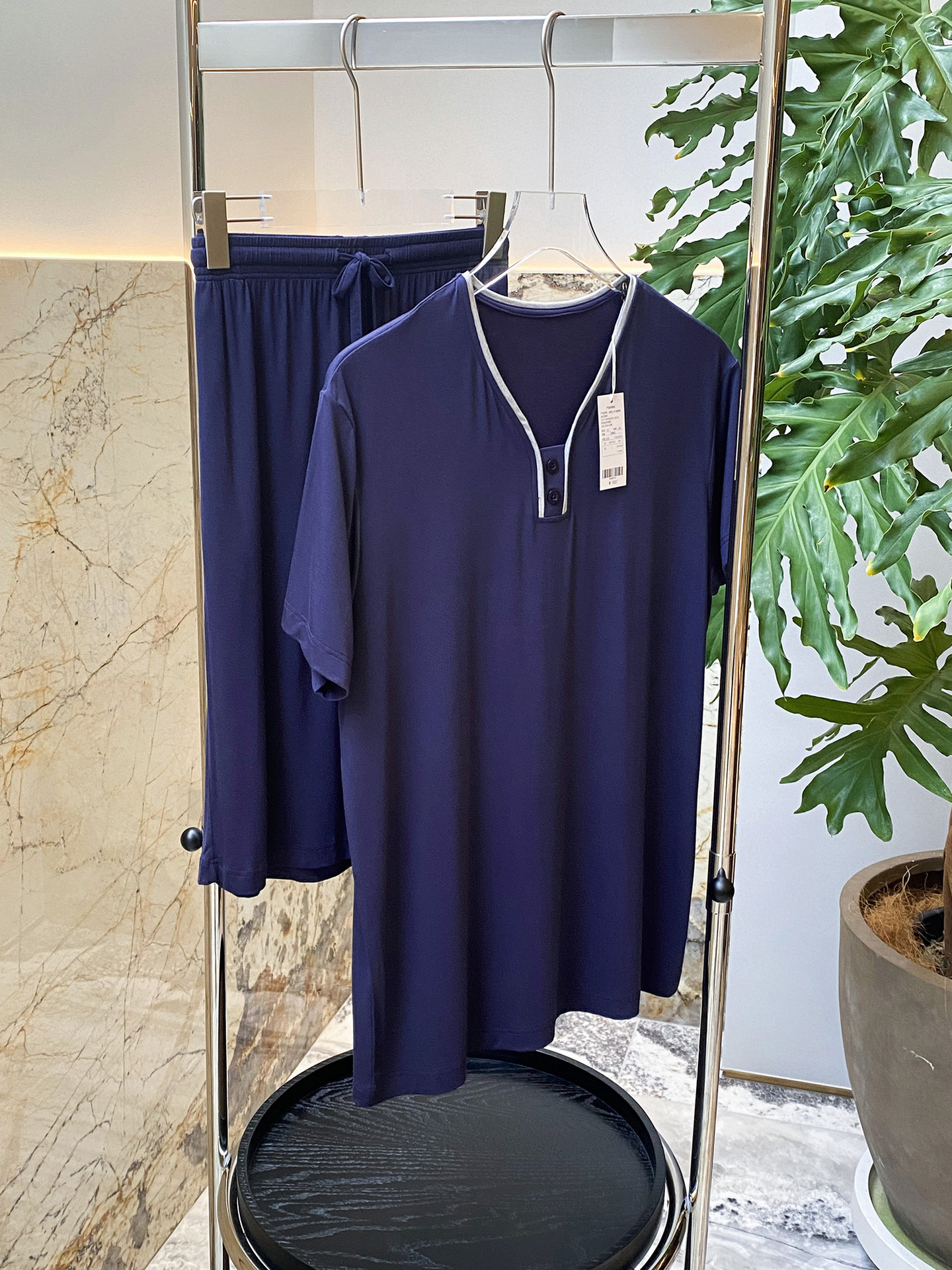 Modal wine-neck men’s short-sleeved shorts suit