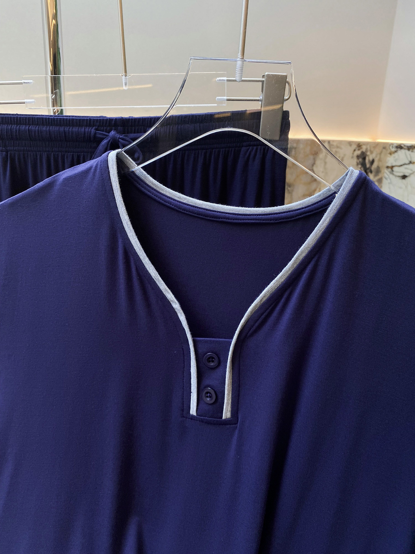 Modal wine-neck men’s short-sleeved shorts suit