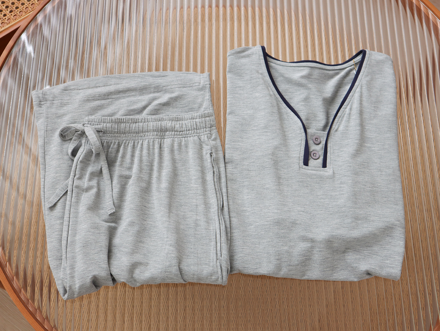 Modal wine-neck men’s short-sleeved shorts suit