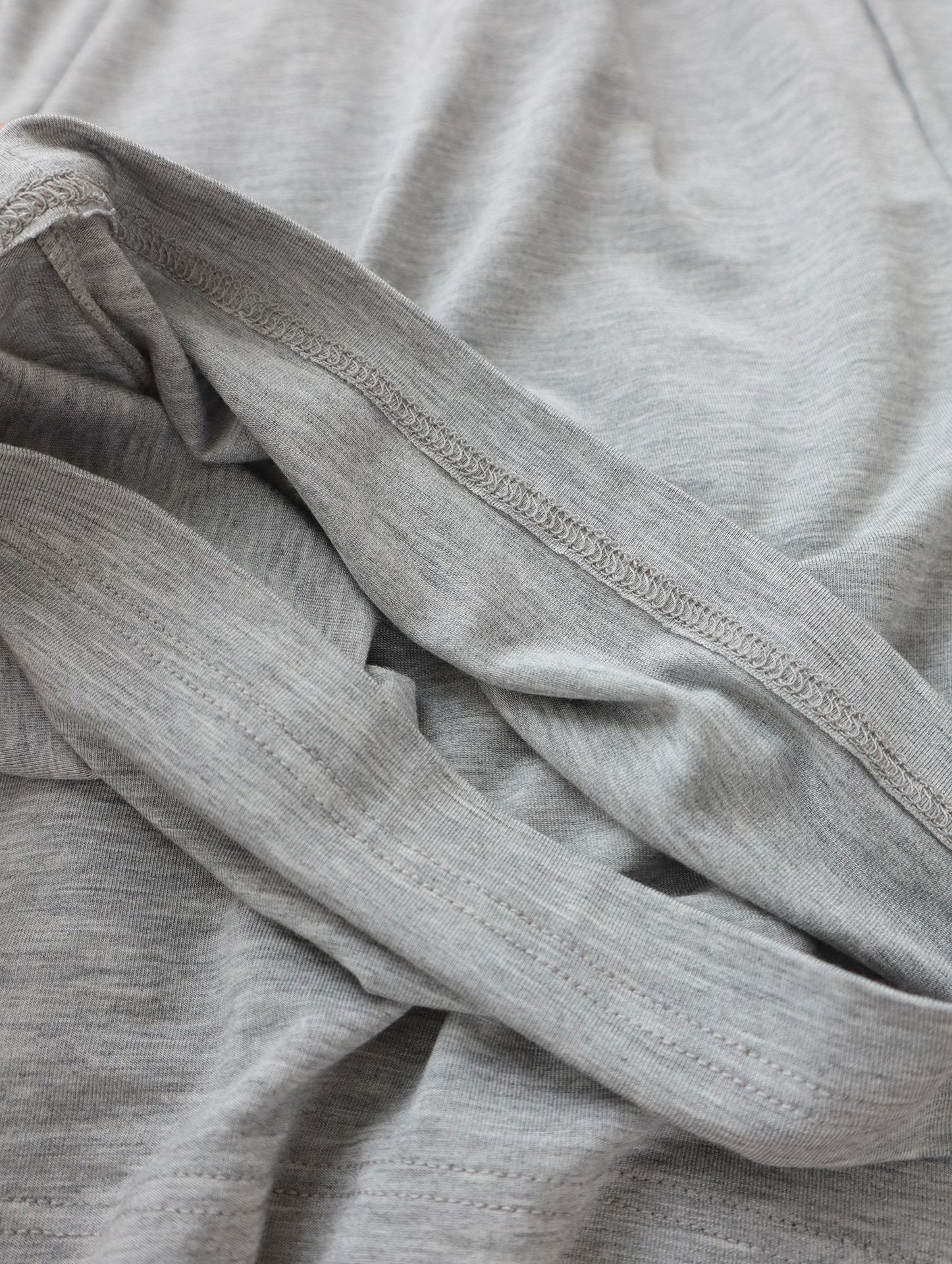 Modal wine-neck men’s short-sleeved shorts suit