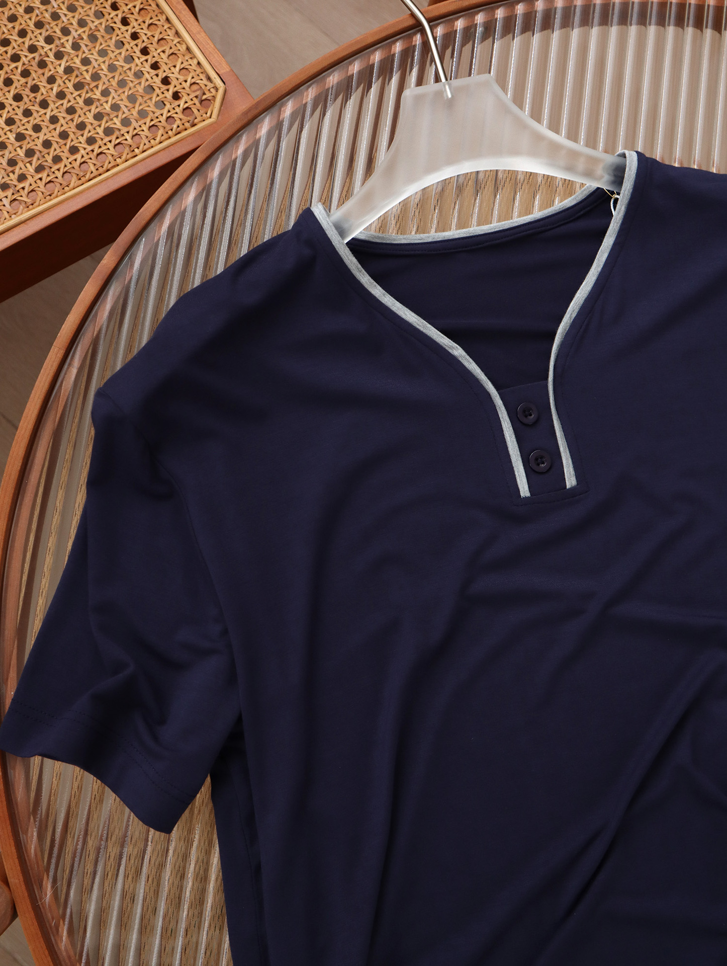 Modal wine-neck men’s short-sleeved shorts suit