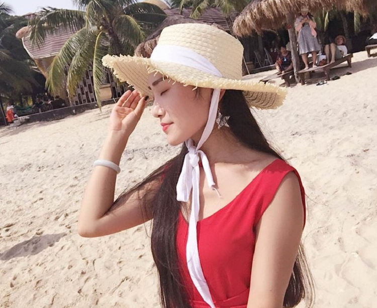 Monochrome lace woolen flat hat sunshade hat