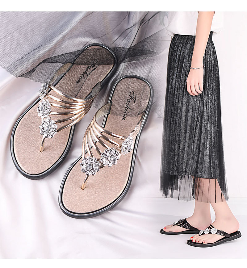 New flat sandals for summer