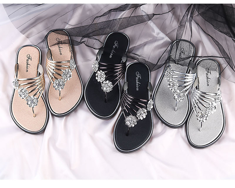 New flat sandals for summer