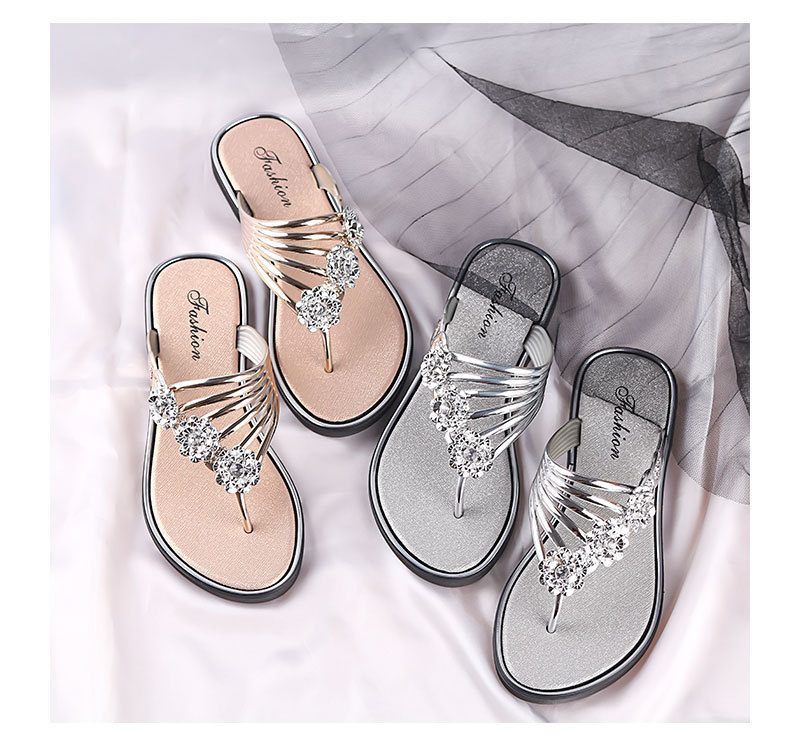 New flat sandals for summer