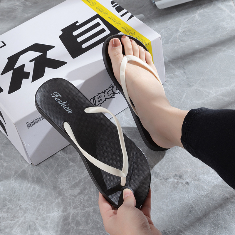 Non-slip bathroom soft bottom flip-flops