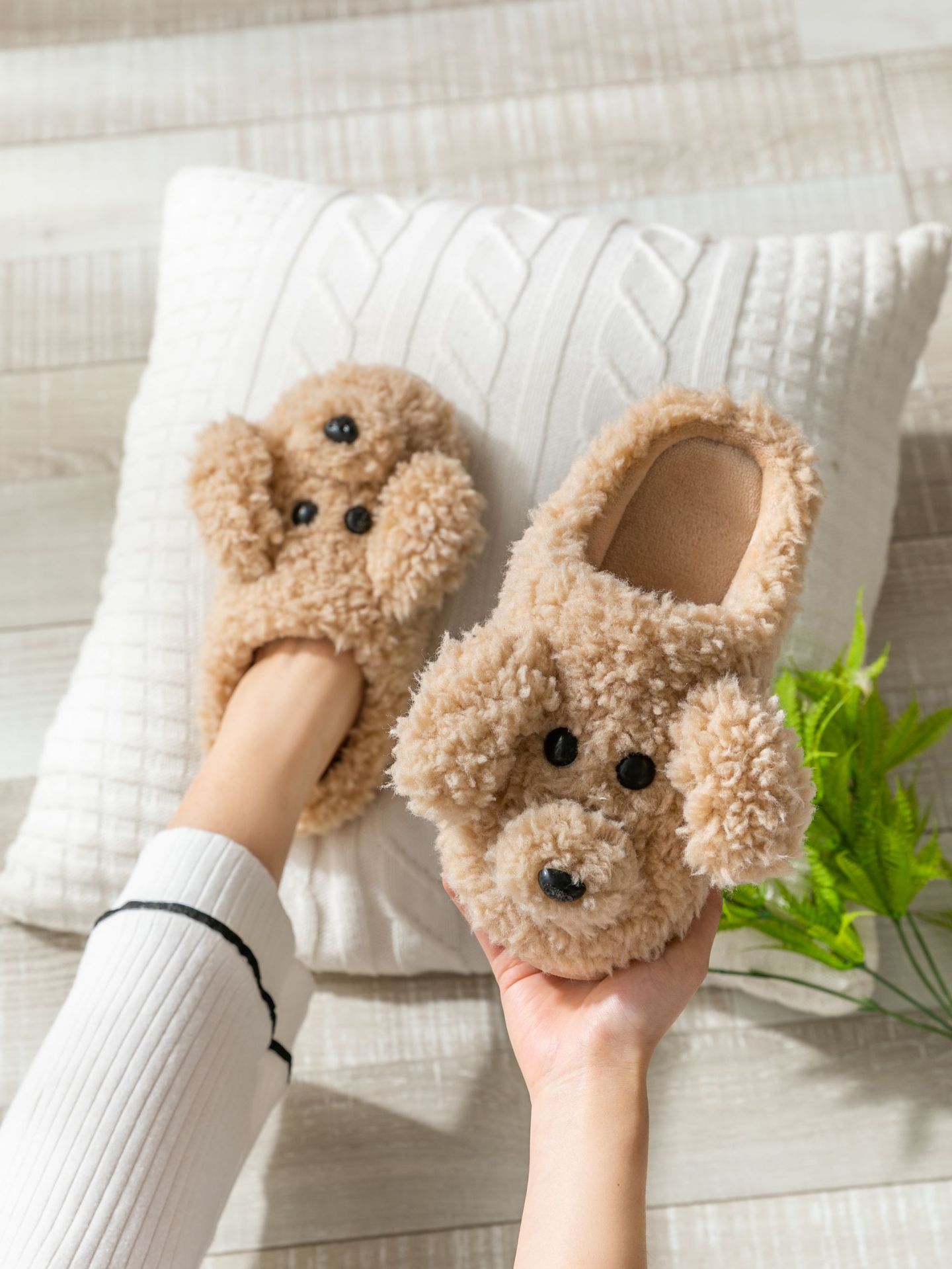 Non-slip thick soled warm couple soft soled month shoes