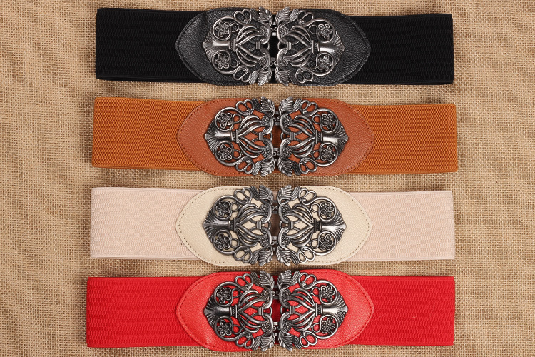 Palace retro carved obi lady