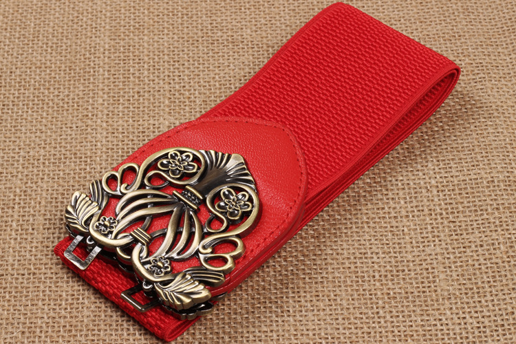 Palace retro carved obi lady