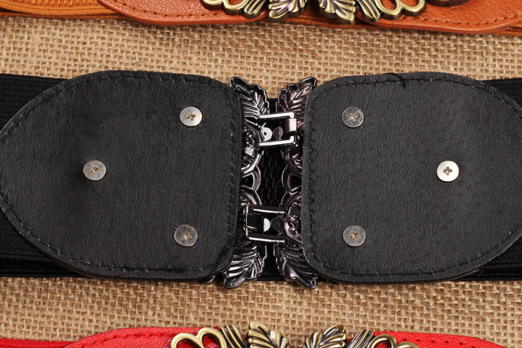 Palace retro carved obi lady