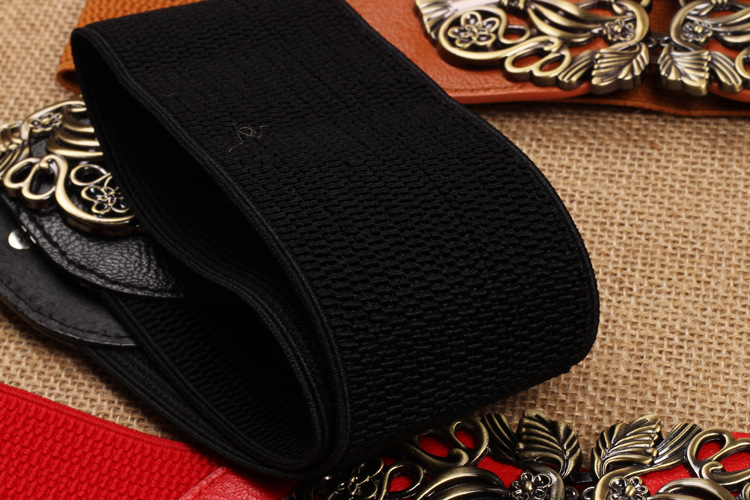 Palace retro carved obi lady