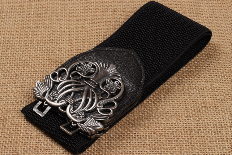 Palace retro carved obi lady