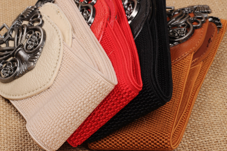 Palace retro carved obi lady