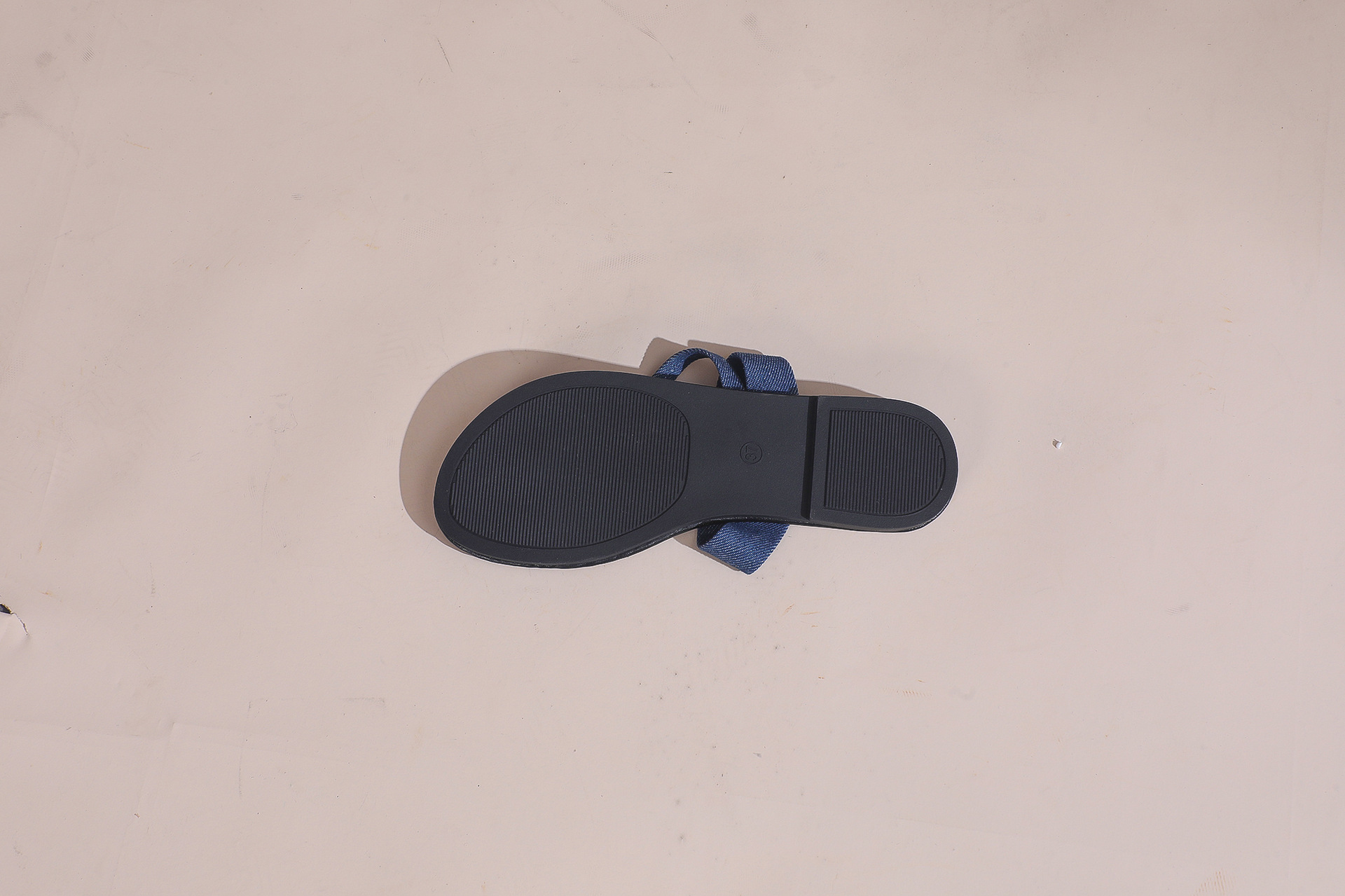 Personalized denim fashion flip-flops