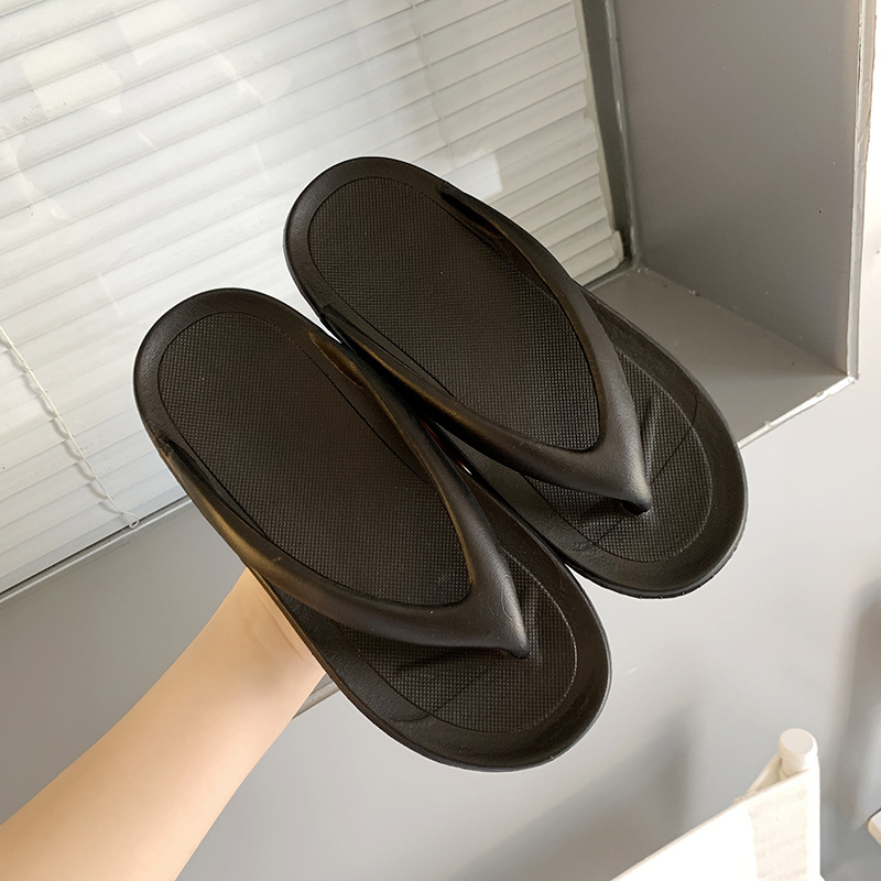 Platform beach flip-flops for couples