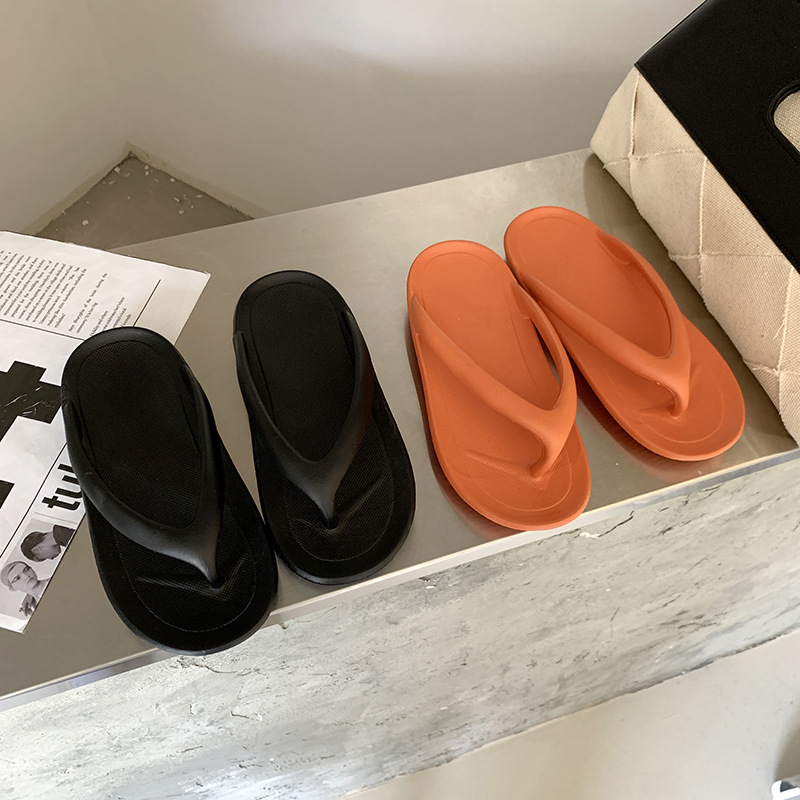 Platform beach flip-flops for couples