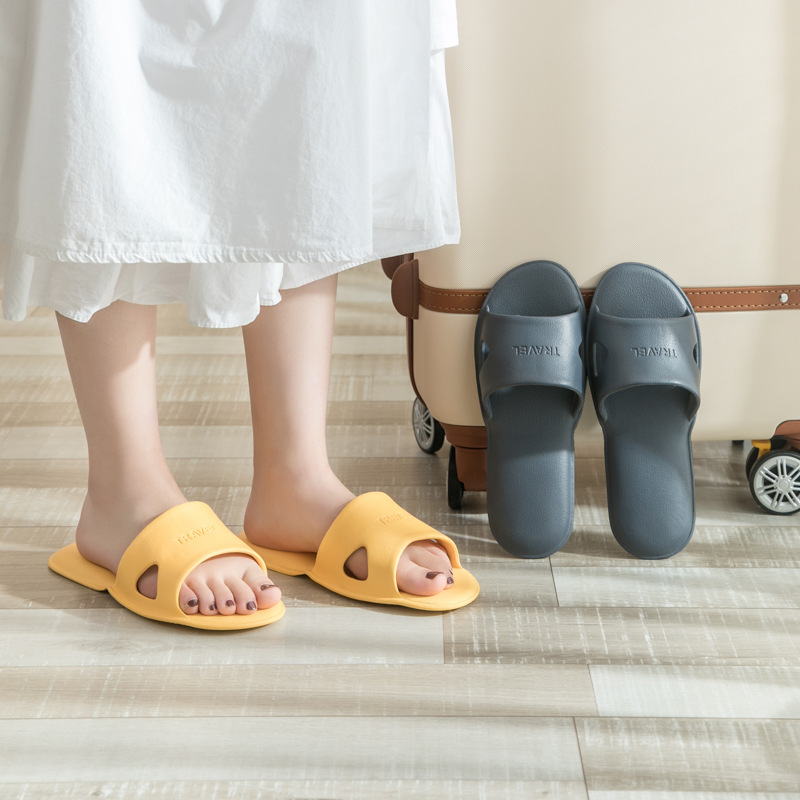 Portable foldable non-slip slippers