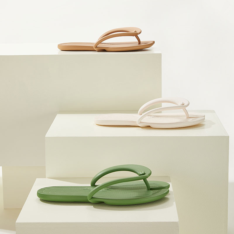 Removable portable travel slippers