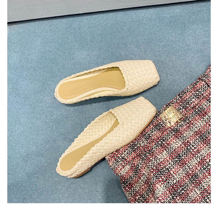 Sheepskin hand woven square head fish mouth flat empty slippers