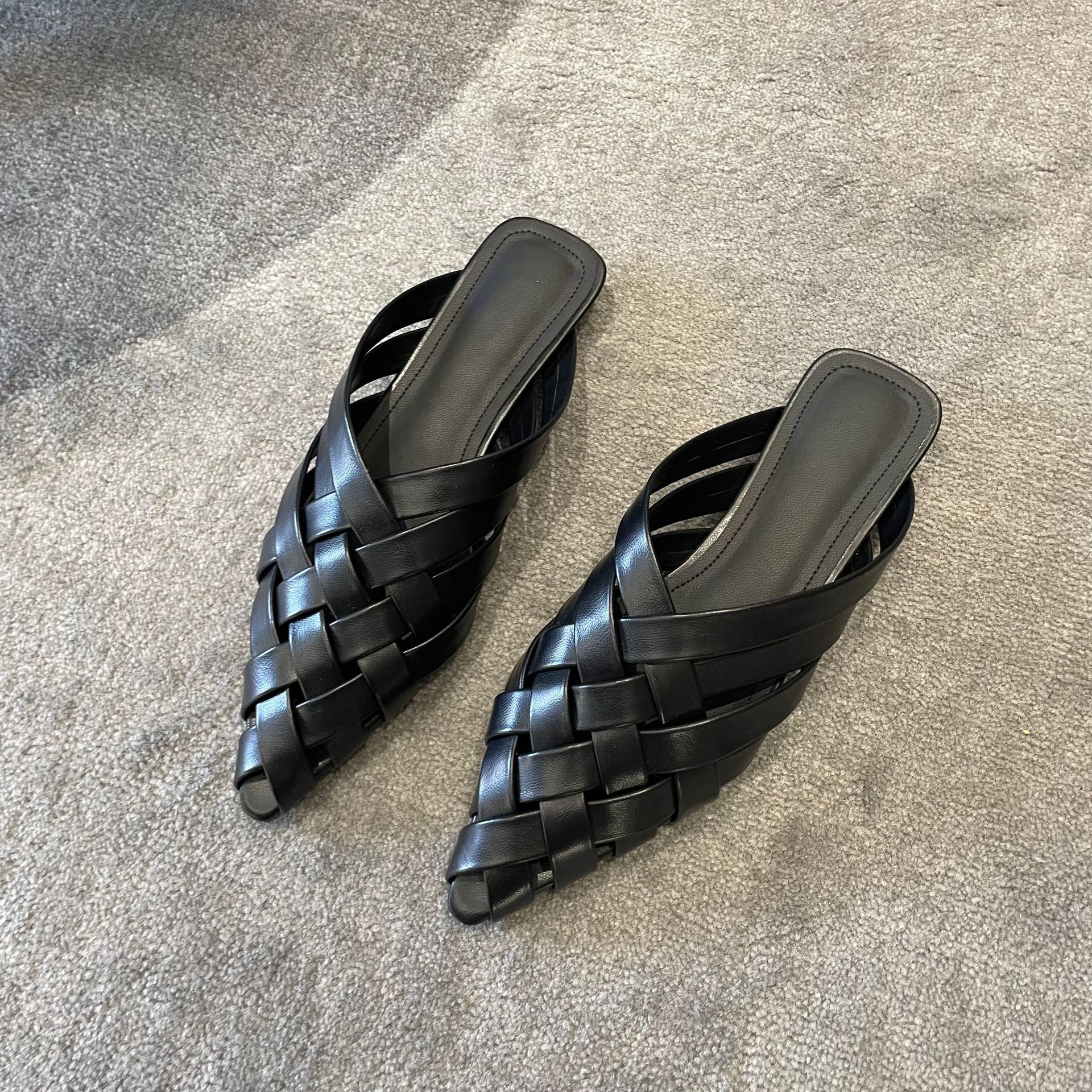 Simple pointed braided flat slippers