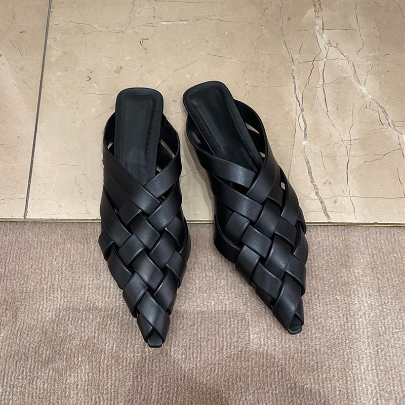 Simple pointed braided flat slippers